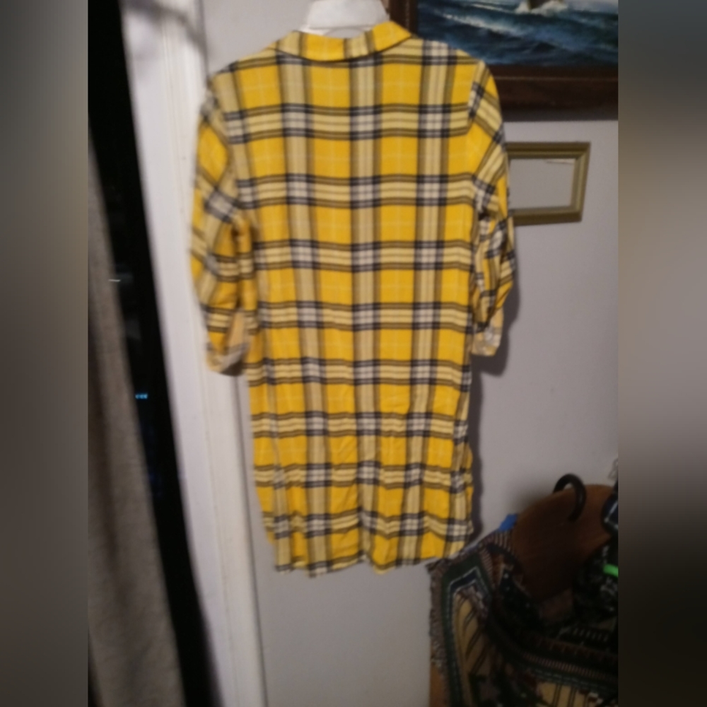 New Look Large Button-Up Blouse - Picture 4 of 6